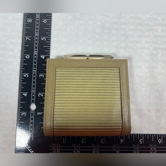 Yves Saint Laurent Collection Beige Kisslock Wallet Clutch w/ Box - Picture 11 of 11